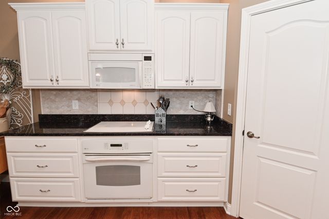 572 Foxboro Drive, Avon, IN 46123