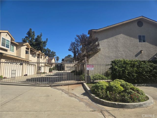 2260 N Towne, Pomona, CA 91767