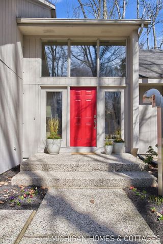 221 Foxdown Road, Holland, MI 49424