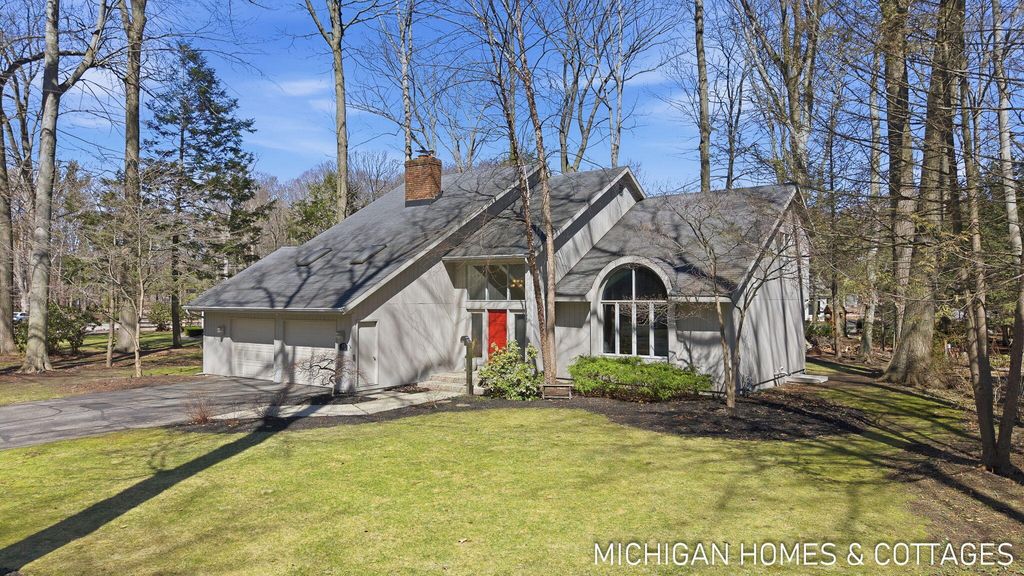 221 Foxdown Road, Holland, MI 49424