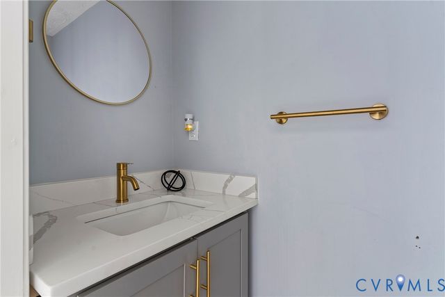 166 Wright Ave, Colonial Heights, VA 23834