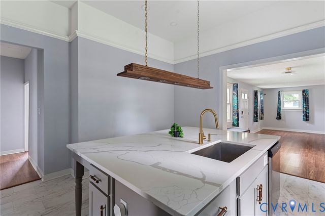 166 Wright Ave, Colonial Heights, VA 23834