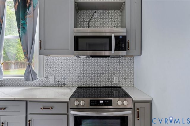 166 Wright Ave, Colonial Heights, VA 23834