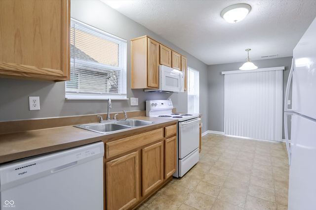 48 Gazebo Drive, Indianapolis, IN 46227