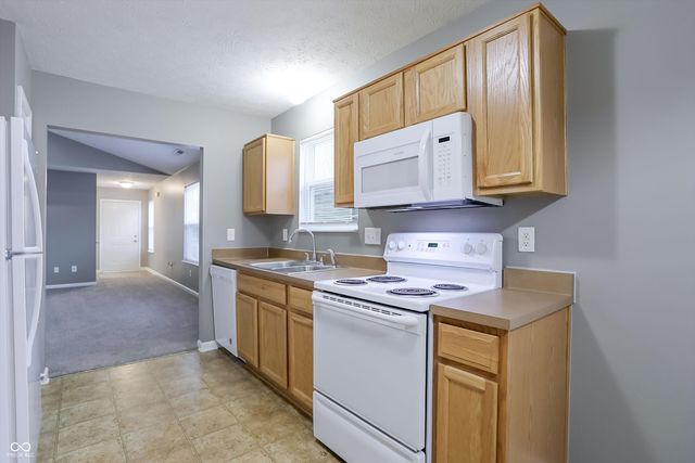 48 Gazebo Drive, Indianapolis, IN 46227