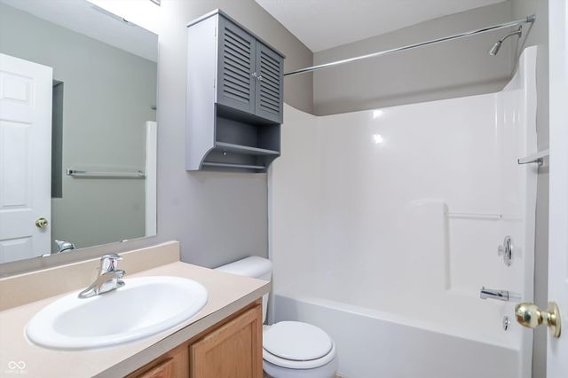 48 Gazebo Drive, Indianapolis, IN 46227