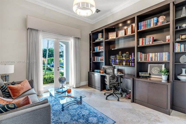 8111 SW 178th St, Palmetto Bay, FL 33157