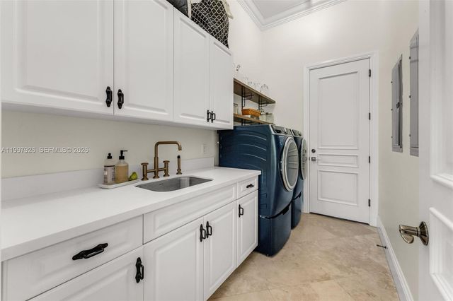 8111 SW 178th St, Palmetto Bay, FL 33157