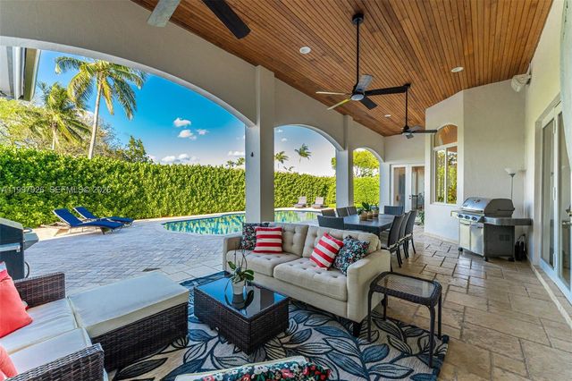 8111 SW 178th St, Palmetto Bay, FL 33157