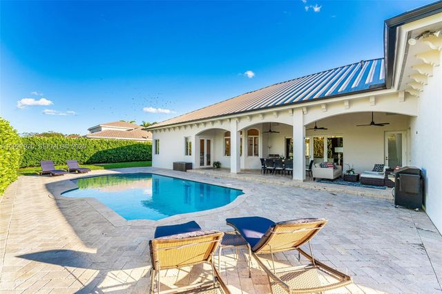 8111 SW 178th St, Palmetto Bay, FL 33157