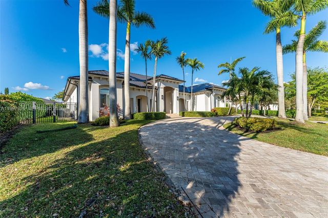 8111 SW 178th St, Palmetto Bay, FL 33157