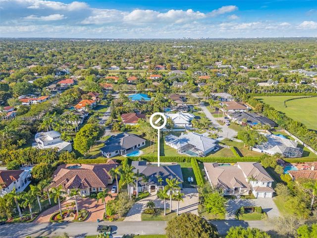 8111 SW 178th St, Palmetto Bay, FL 33157