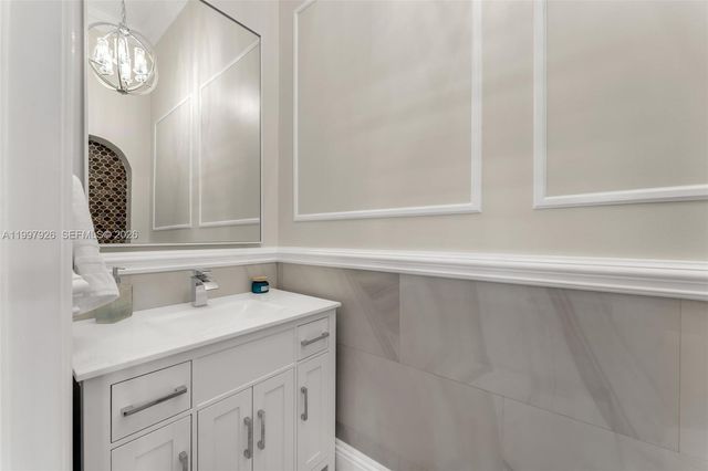 8111 SW 178th St, Palmetto Bay, FL 33157