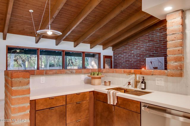 12215 E Gold Dust Drive, Tucson, AZ 85749