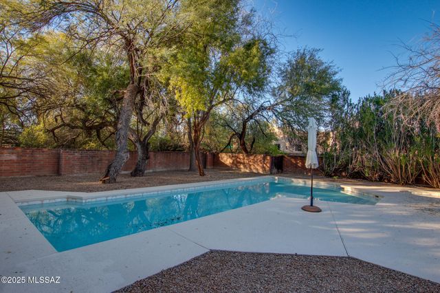 12215 E Gold Dust Drive, Tucson, AZ 85749
