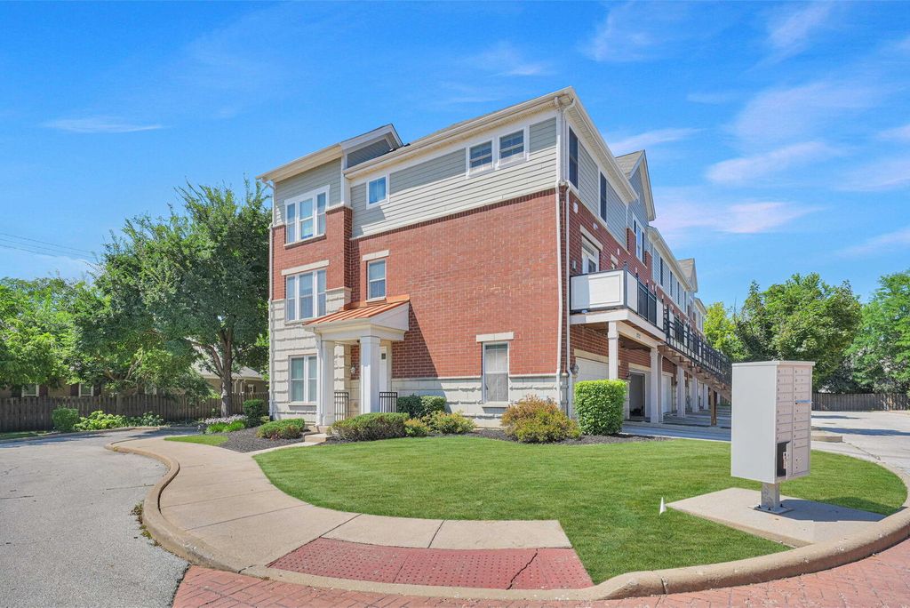 2112 S Crambourne Way 6-6, Arlington Heights, IL 60005 — photo 2