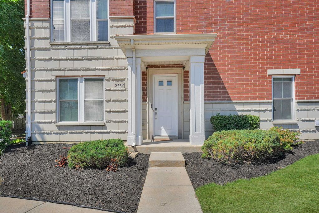 2112 S Crambourne Way 6-6, Arlington Heights, IL 60005 — photo 3