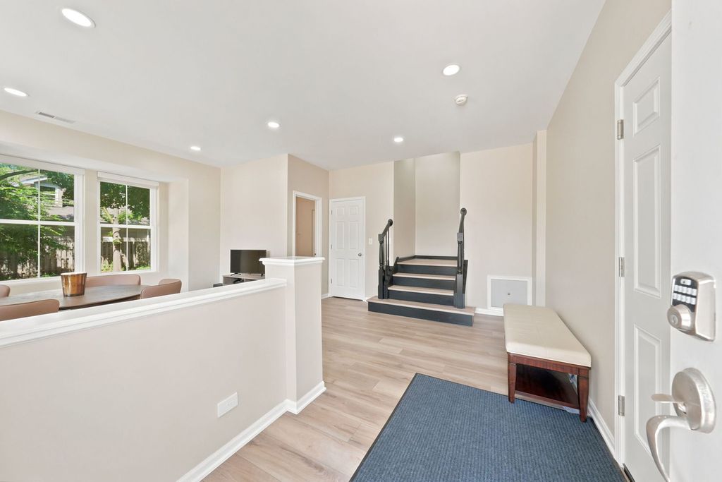 2112 S Crambourne Way 6-6, Arlington Heights, IL 60005 — photo 5