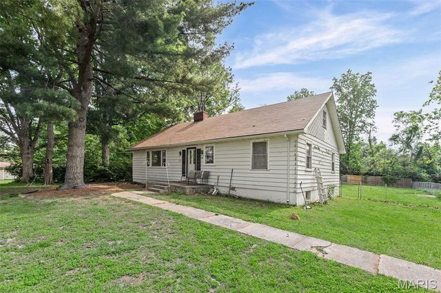 500 Edgewood Drive, Belleville, IL 62223