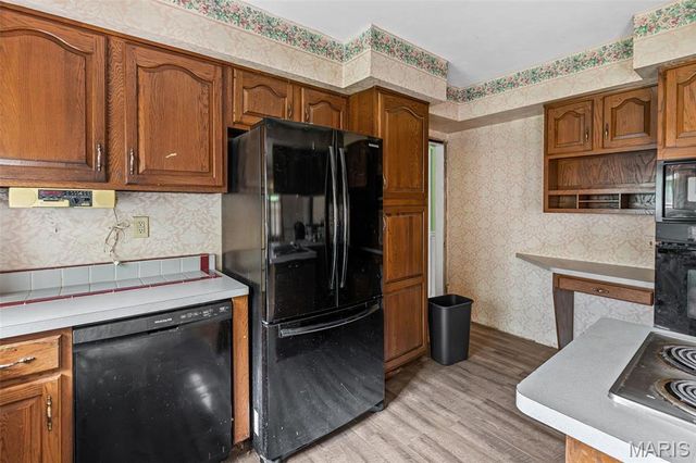 500 Edgewood Drive, Belleville, IL 62223