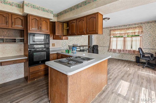 500 Edgewood Drive, Belleville, IL 62223