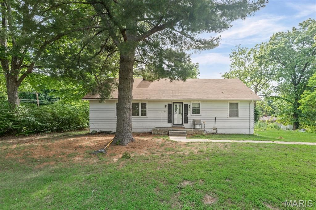 500 Edgewood Drive, Belleville, IL 62223