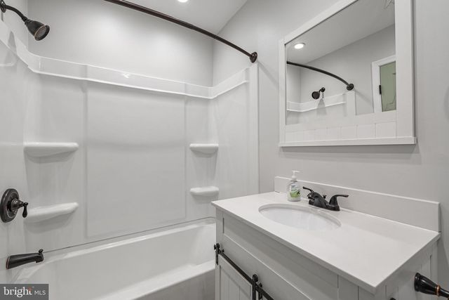 1251 HARTWOOD RD, Fredericksburg, VA 22406