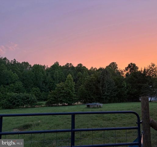 1251 HARTWOOD RD, Fredericksburg, VA 22406