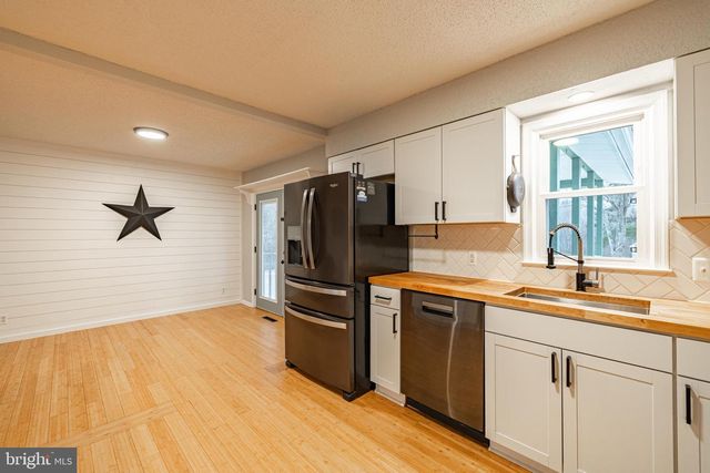 1251 HARTWOOD RD, Fredericksburg, VA 22406