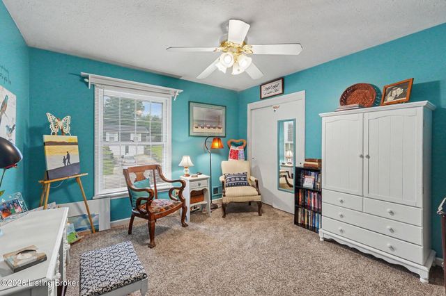 10207 Eve Dr, Louisville, KY 40272