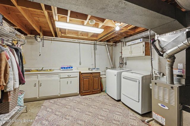 10207 Eve Dr, Louisville, KY 40272