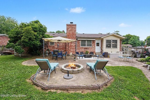 10207 Eve Dr, Louisville, KY 40272