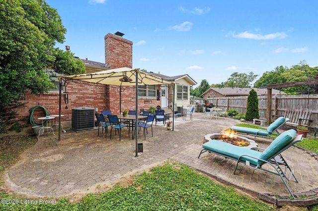 10207 Eve Dr, Louisville, KY 40272