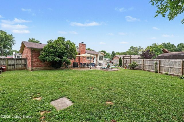 10207 Eve Dr, Louisville, KY 40272