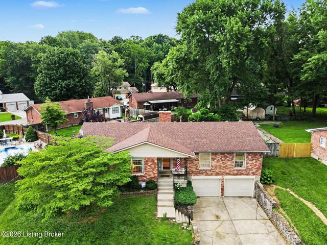 10207 Eve Dr, Louisville, KY 40272