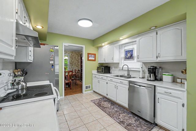 10207 Eve Dr, Louisville, KY 40272