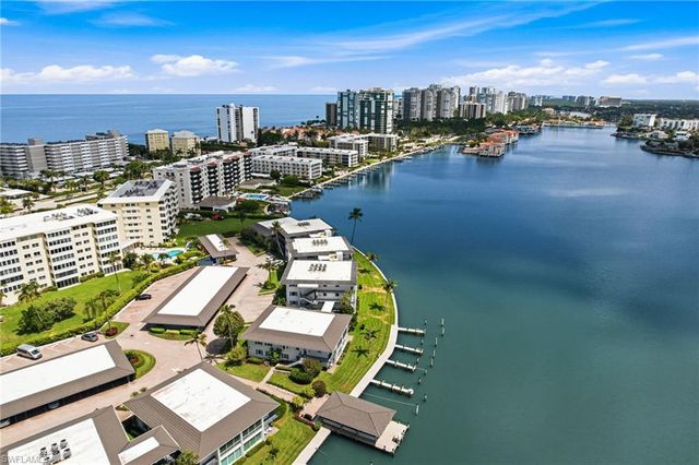 3400 Gulf Shore BLVD N L8, Naples, FL 34103