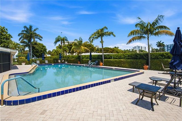 3400 Gulf Shore BLVD N L8, Naples, FL 34103