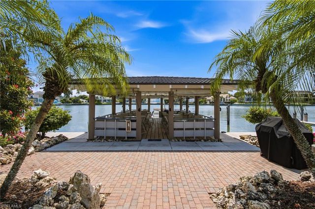 3400 Gulf Shore BLVD N L8, Naples, FL 34103