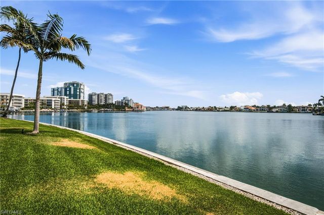 3400 Gulf Shore BLVD N L8, Naples, FL 34103