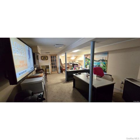 169 Bixley Heath, Lynbrook, NY 11563