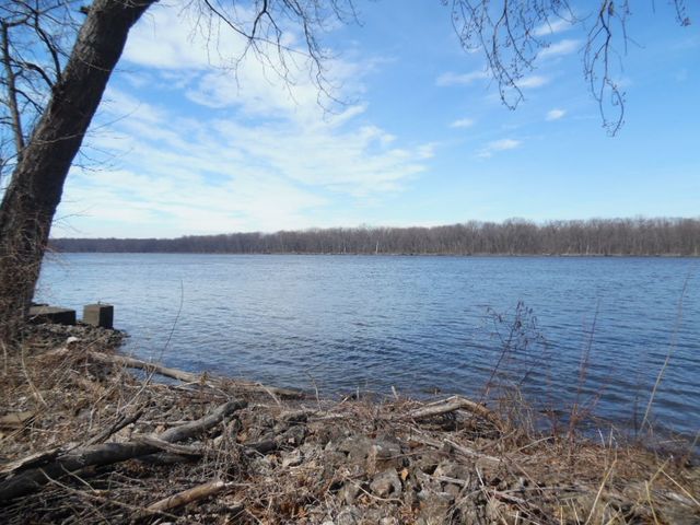 14807 Vans Road, Fulton, IL 61252