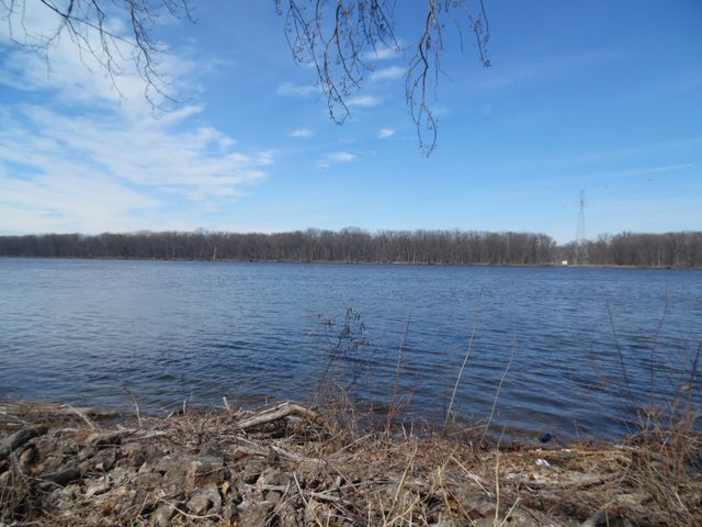 14807 Vans Road, Fulton, IL 61252