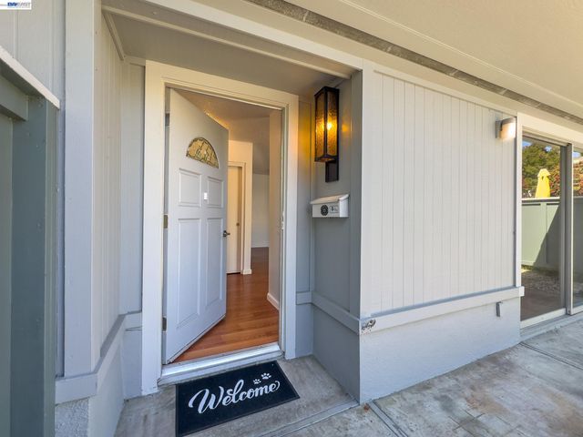 2201 Pine Knoll Dr 3, Walnut Creek, CA 94595