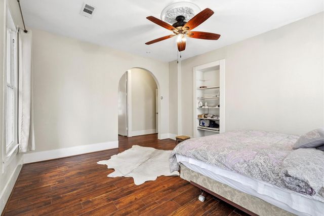 220 Marshall Street, Houston, TX 77006