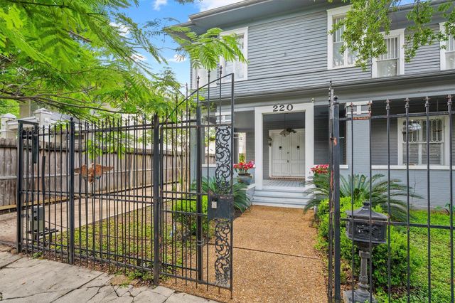 220 Marshall Street, Houston, TX 77006