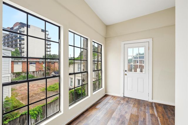 220 Marshall Street, Houston, TX 77006
