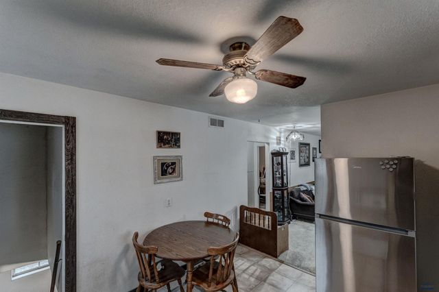 2120 LINCOLN AVE, Rapid City, SD 57701