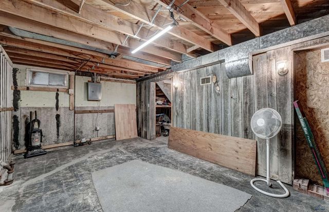 2120 LINCOLN AVE, Rapid City, SD 57701