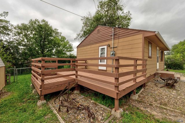 2120 LINCOLN AVE, Rapid City, SD 57701